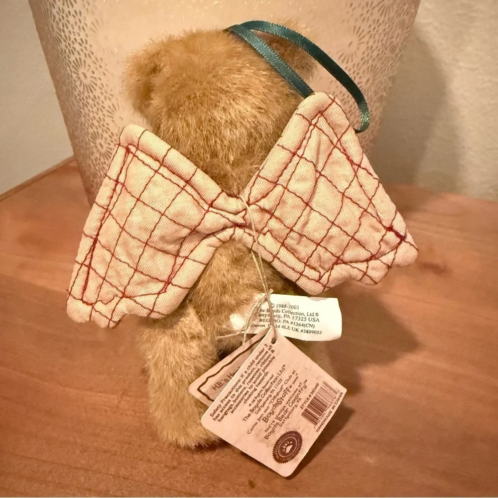 Boyds Bears heart bears odors